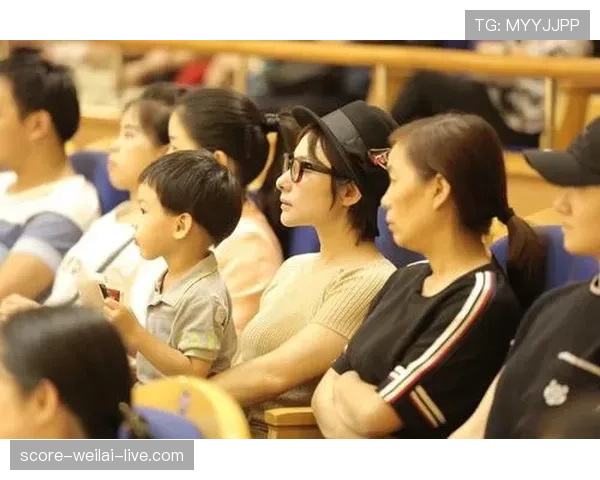 刘璇家里到底有多少把椅子？看她晒的生活根本像贵妇茶会啊