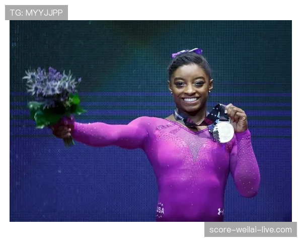 拜尔斯训练室一角堆满奢侈品，跟她比赛的运动员直接蒙了眼睛